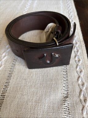 True Religion luxe Leather Belt with Embossed Buckle Made in Italy.